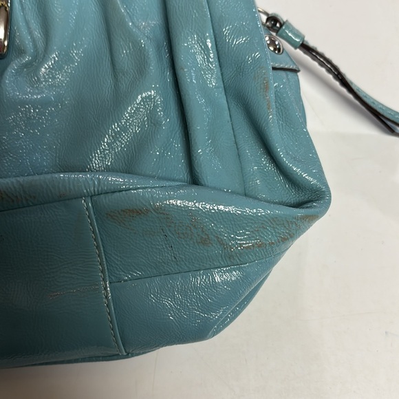 Coach SoHo Lynn patent leather teal light satchel 
N°C1120-F16603 - Picture 3 of 7